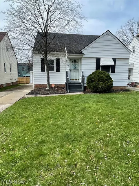 5408 Oakwood Ave, Maple Heights, OH 44137