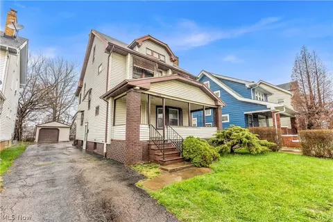 13409 S Parkway Dr, Garfield Heights, OH 44105