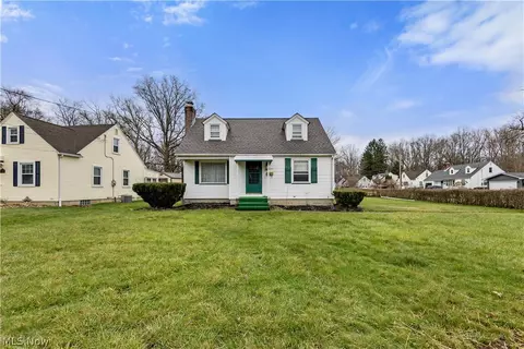 2249 Coleman Dr, Youngstown, OH 44511