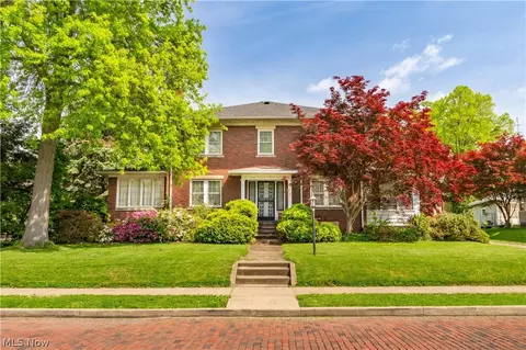 317 18th St NW, Canton, OH 44703
