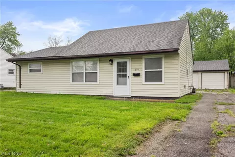 Exterior - 547 Willow Park Rd, Elyria, OH 44035 photo 7 of 7