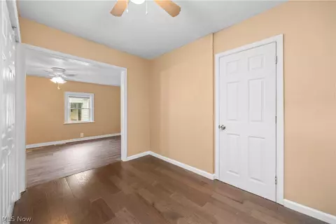 Entry Way - 547 Willow Park Rd, Elyria, OH 44035 photo 3 of 4