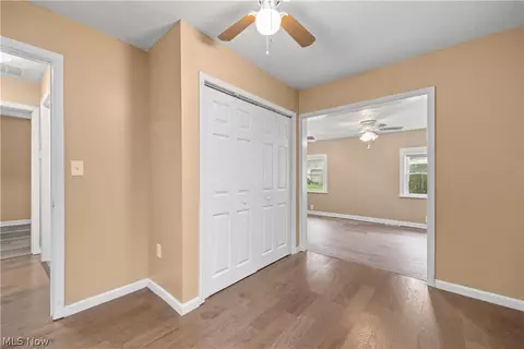 Entry Way - 547 Willow Park Rd, Elyria, OH 44035 photo 4 of 4
