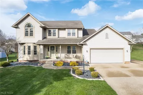 6373 Harbor Dr NW, Canton, OH 44718