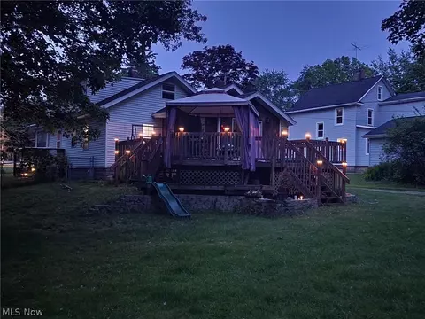 122 Southeast Ave, Tallmadge, OH 44278