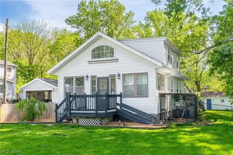 122 Southeast Ave, Tallmadge, OH 44278