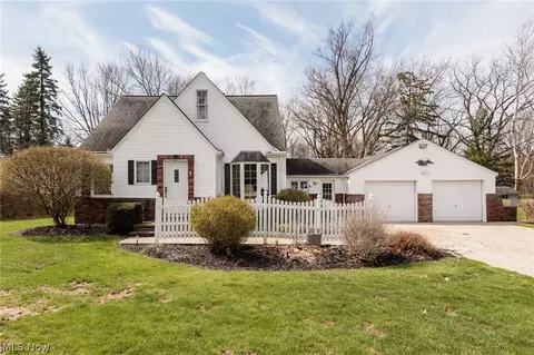 10136 Ridge Rd, North Royalton, OH 44133