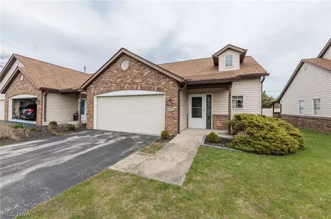 5779 Gateway Ln, Brook Park, OH 44142