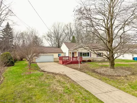 2006 Bridger Rd, Akron, OH 44312