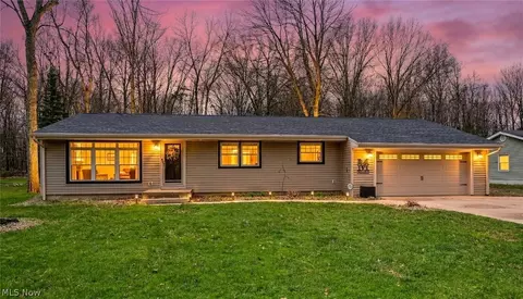 4624 Everhart Dr, North Canton, OH 44720