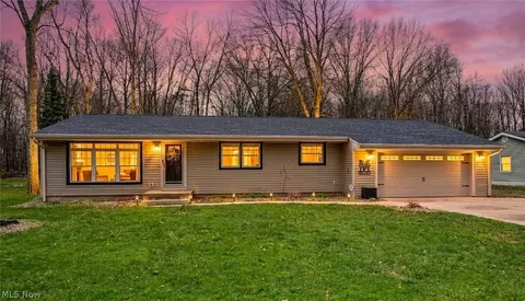 4624 Everhart Dr, North Canton, OH 44720