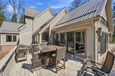 Exterior - 5700 Clingan Rd, Struthers, OH 44471 photo 5 of 9