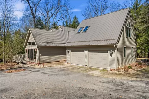 Exterior - 5700 Clingan Rd, Struthers, OH 44471 photo 7 of 9