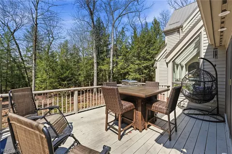 Exterior - 5700 Clingan Rd, Struthers, OH 44471 photo 4 of 9