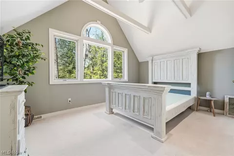 Bedroom - 5700 Clingan Rd, Struthers, OH 44471 photo 3 of 4