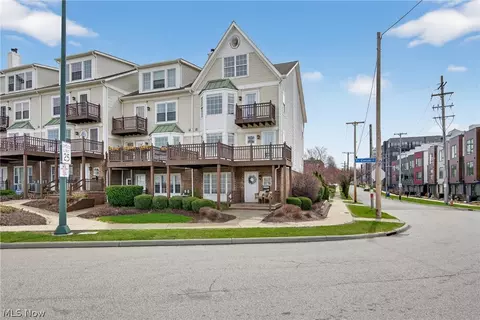 6943 Father Caruso Dr, Cleveland, OH 44102