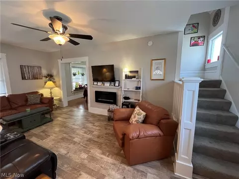 Living - 670 Thayer St, Akron, OH 44310 photo 1 of 1