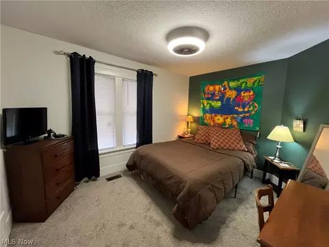 Bedroom - 670 Thayer St, Akron, OH 44310 photo 2 of 2