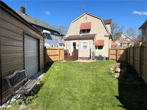 Exterior - 670 Thayer St, Akron, OH 44310 photo 5 of 8