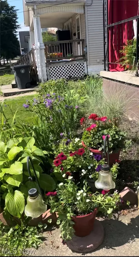 Exterior - 670 Thayer St, Akron, OH 44310 photo 8 of 8