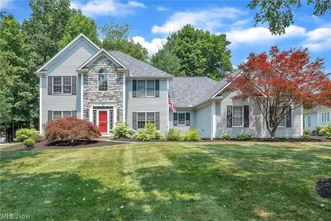 971 Chinaberry Cir S, Macedonia, OH 44056