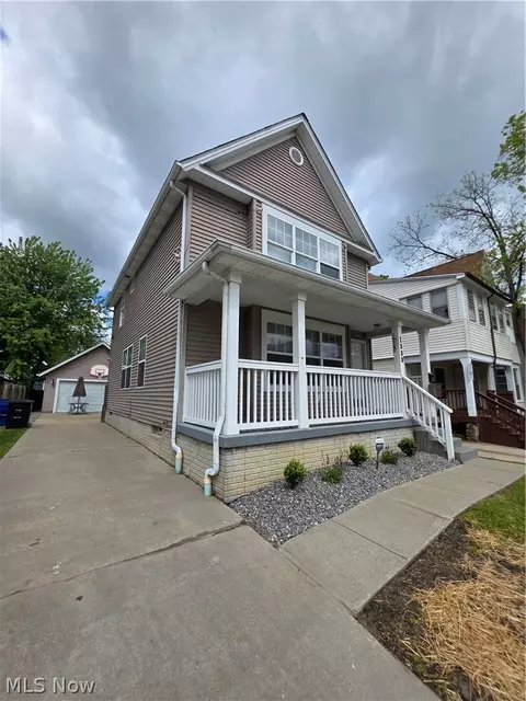 1338 W 89th St, Cleveland, OH 44102