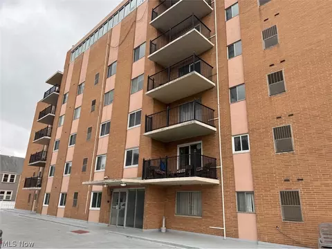 12029 Clifton Blvd #301, Lakewood, OH 44107