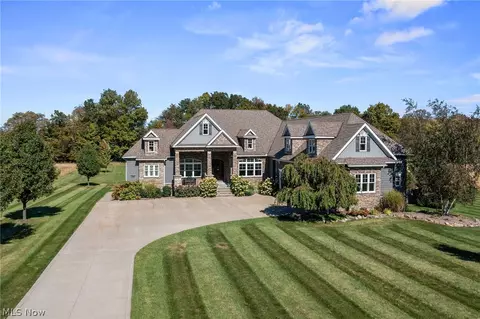 577 Lyonswood Dr, Hinckley, OH 44233