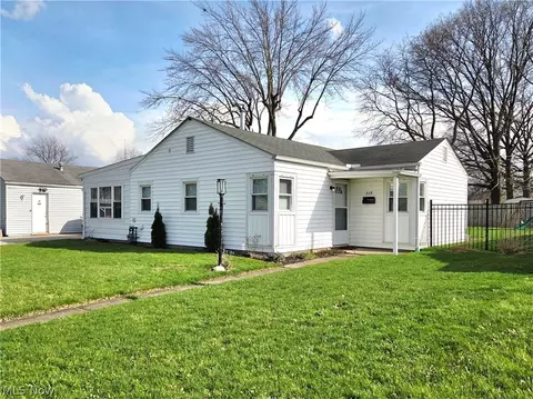 659 Weller Rd, Elyria, OH 44035