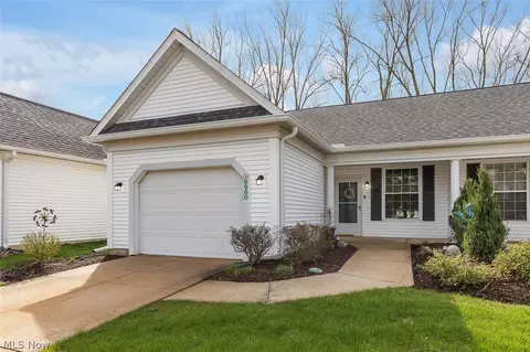 6960 Cottage Cir, North Ridgeville, OH 44039