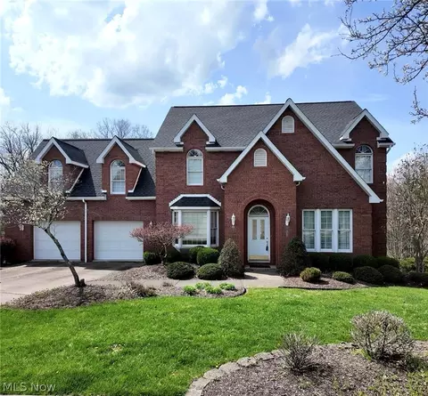 101 Lexington Dr, Saint Clairsville, OH 43950