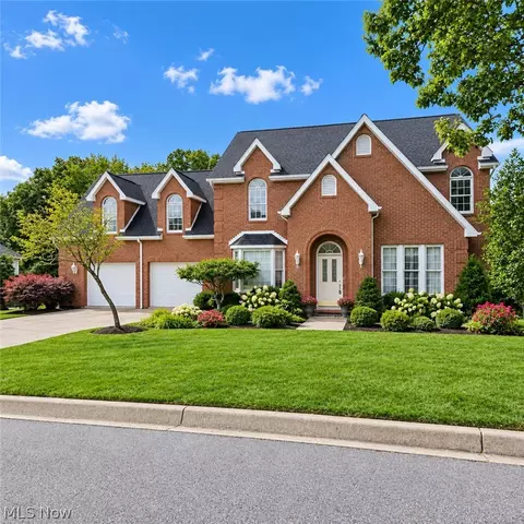 101 Lexington Dr, Saint Clairsville, OH 43950