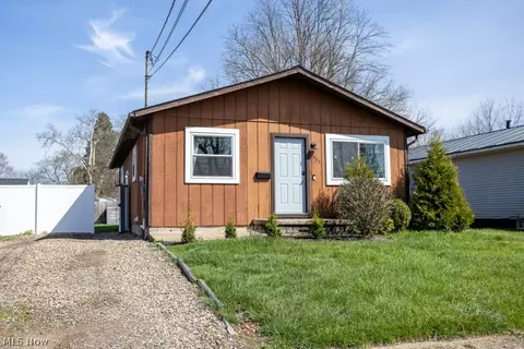 957 Carnegie Ave, Akron, OH 44314