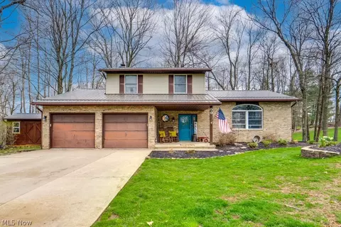 66 Manito Trl, Malvern, OH 44644