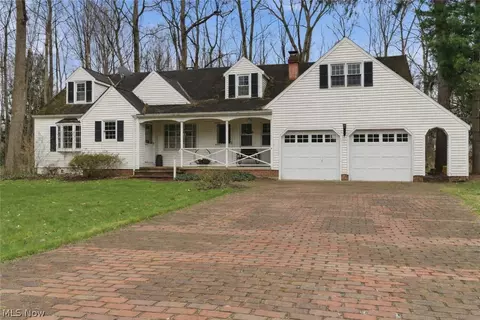 6792 Glenview Rd, Mayfield Village, OH 44143