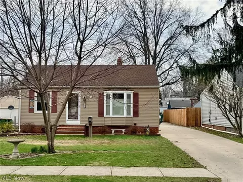 8141 Dartmoor Rd, Mentor, OH 44060