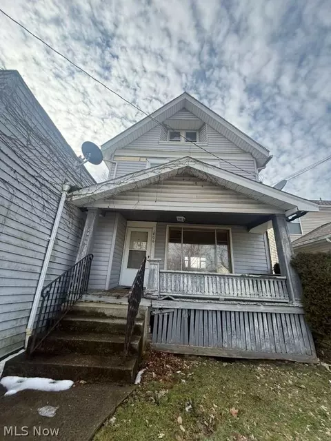 1406 Hart St, Akron, OH 44306