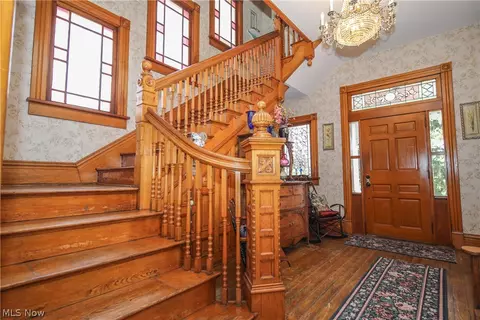 Entry Way - 501 E Main St, Barnesville, OH 43713 photo 2 of 6