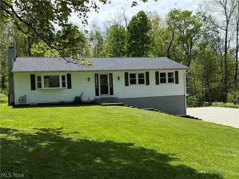 10239 Mulberry Rd, Chardon, OH 44024
