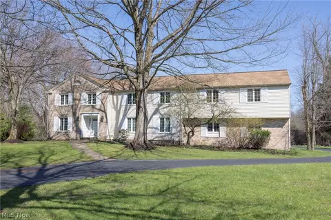 3475 Rolling Hills Dr, Pepper Pike, OH 44124