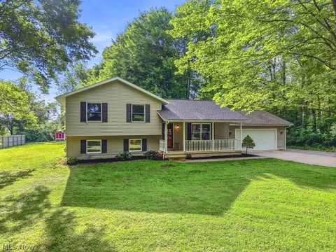 7165 Northview Dr, Wadsworth, OH 44281