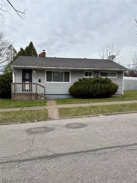 4609 Lee Rd, Cleveland, OH 44128