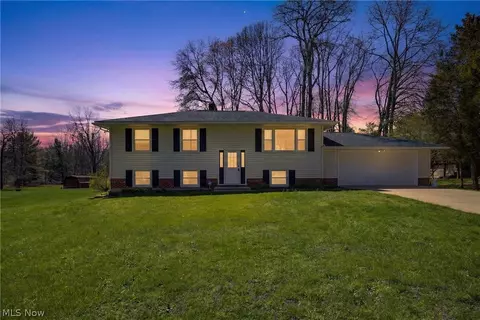 2058 Scenic Way, Akron, OH 44312