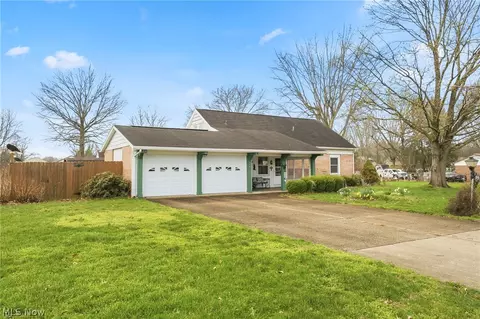 890 Huffman Sq NE, Bolivar, OH 44612