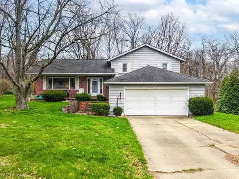 454 Westwood Ave, Wadsworth, OH 44281