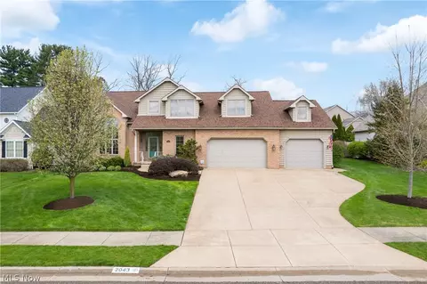 2043 Kingscote Cir NE, North Canton, OH 44720