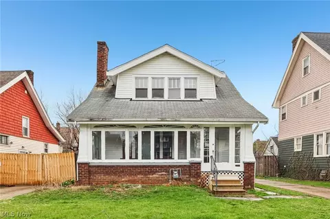293 E 151 St, Cleveland, OH 44110
