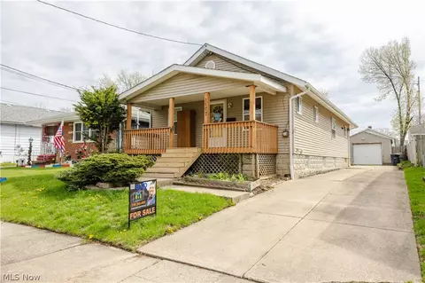 1177 Neptune Ave, Akron, OH 44301