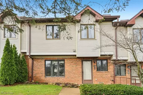 7073 Village Dr, Mentor, OH 44060