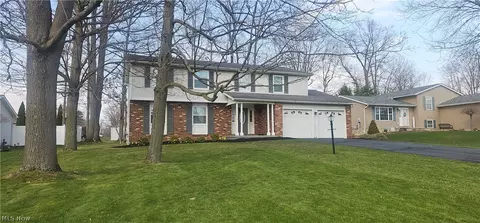 6884 Slippery Rock Dr, Canfield, OH 44406